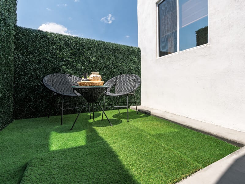 jardin-patio-vista-serena-casas-javer-verona