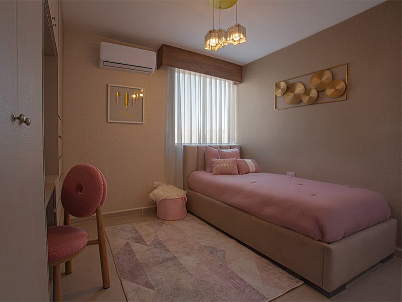 Recámara color rosa del modelo Milán en el fraccionamiento Privada Cantabria de la Inmobiliaría Javer