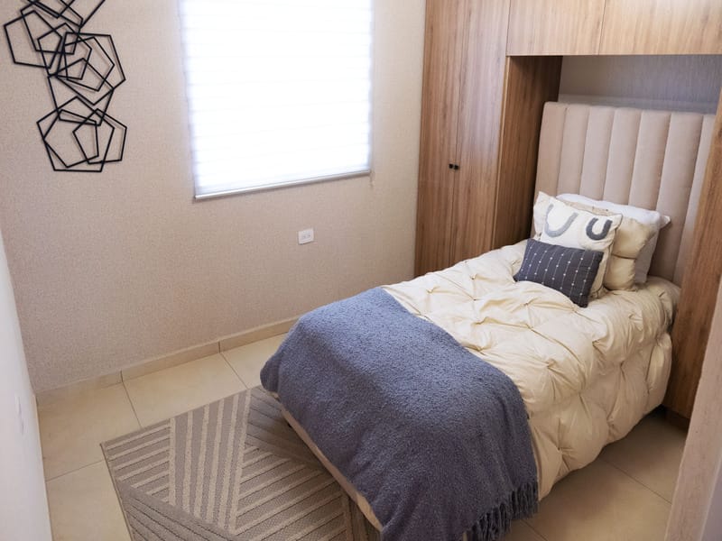 Recámara principal en modelo Águila Premier de fraccionamiento Valle de Santa Elena Sector San José de la inmobiliaria Javer en Nuevo León
