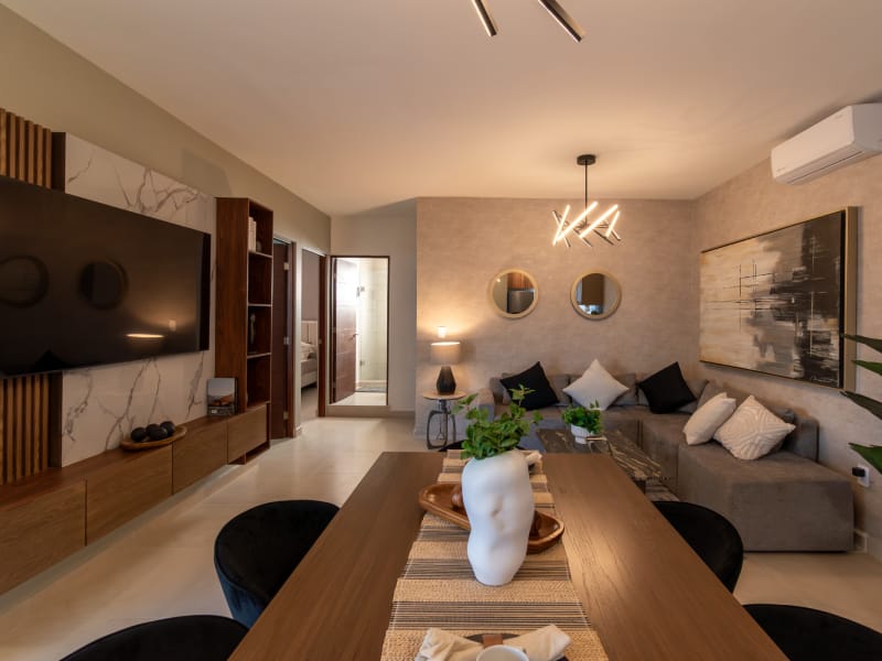 Comedor y sala de los departamentos del fraccionamiento Cumbre Mezquite de la inmobiliaria Javer